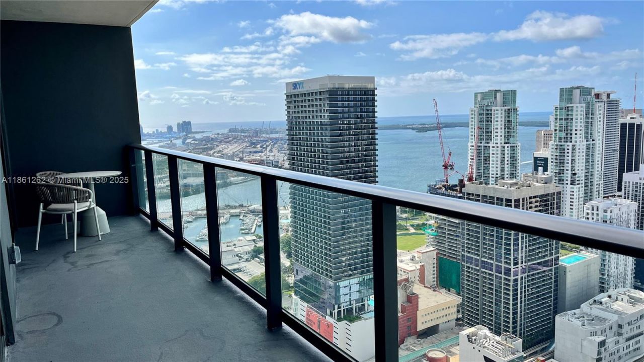 159 NE 6th St, Unit 4605, Miami, FL 33132 Photo