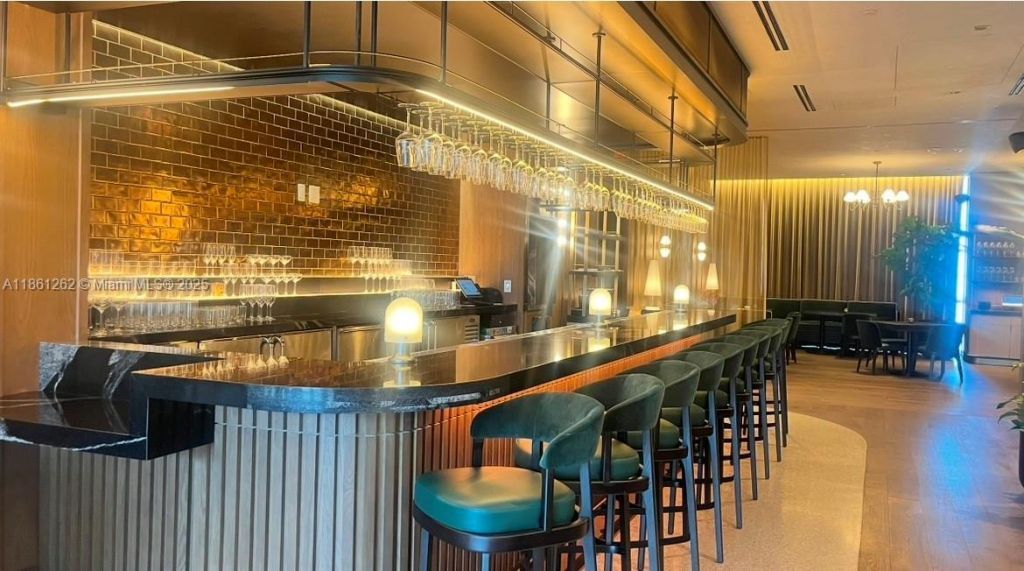 159 NE 6th St, Unit 4605, Miami, FL 33132 Photo