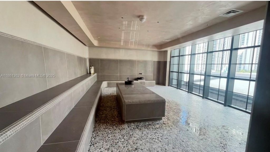 159 NE 6th St, Unit 4605, Miami, FL 33132 Photo