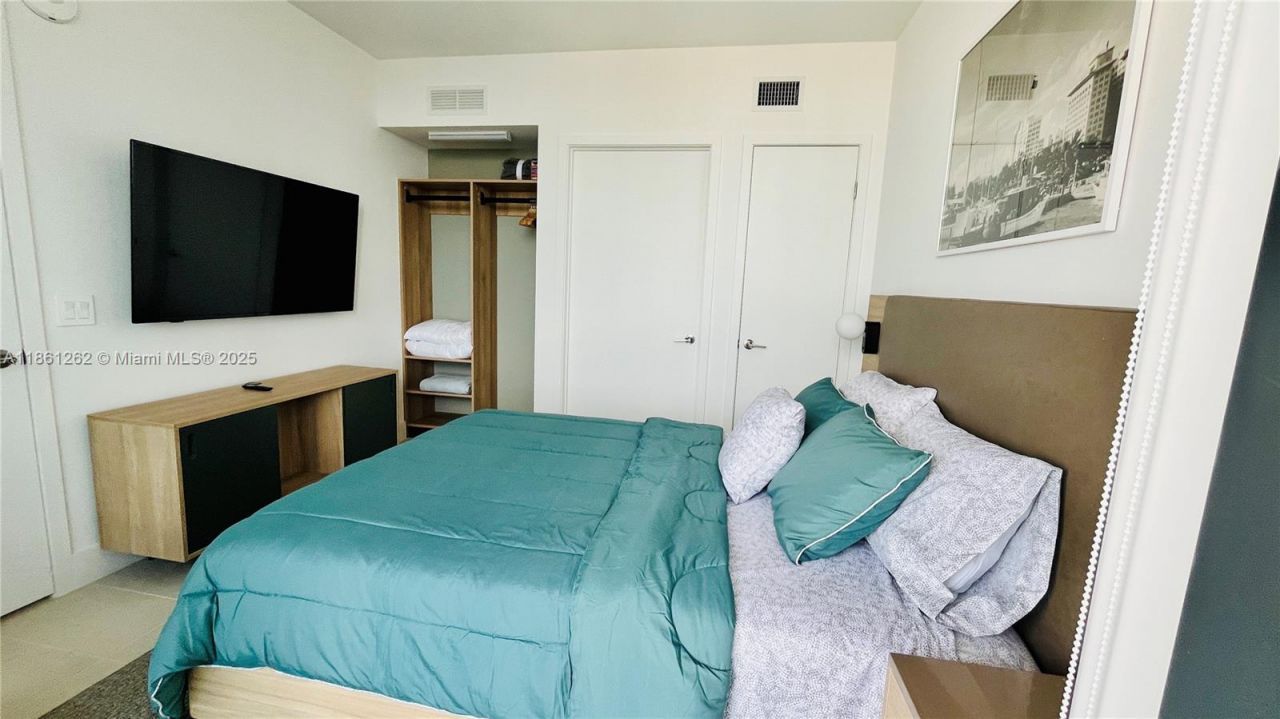 159 NE 6th St, Unit 4605, Miami, FL 33132 Photo