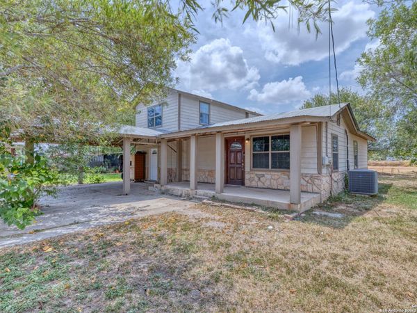 98 Guayacan, Carrizo Springs, TX 78834