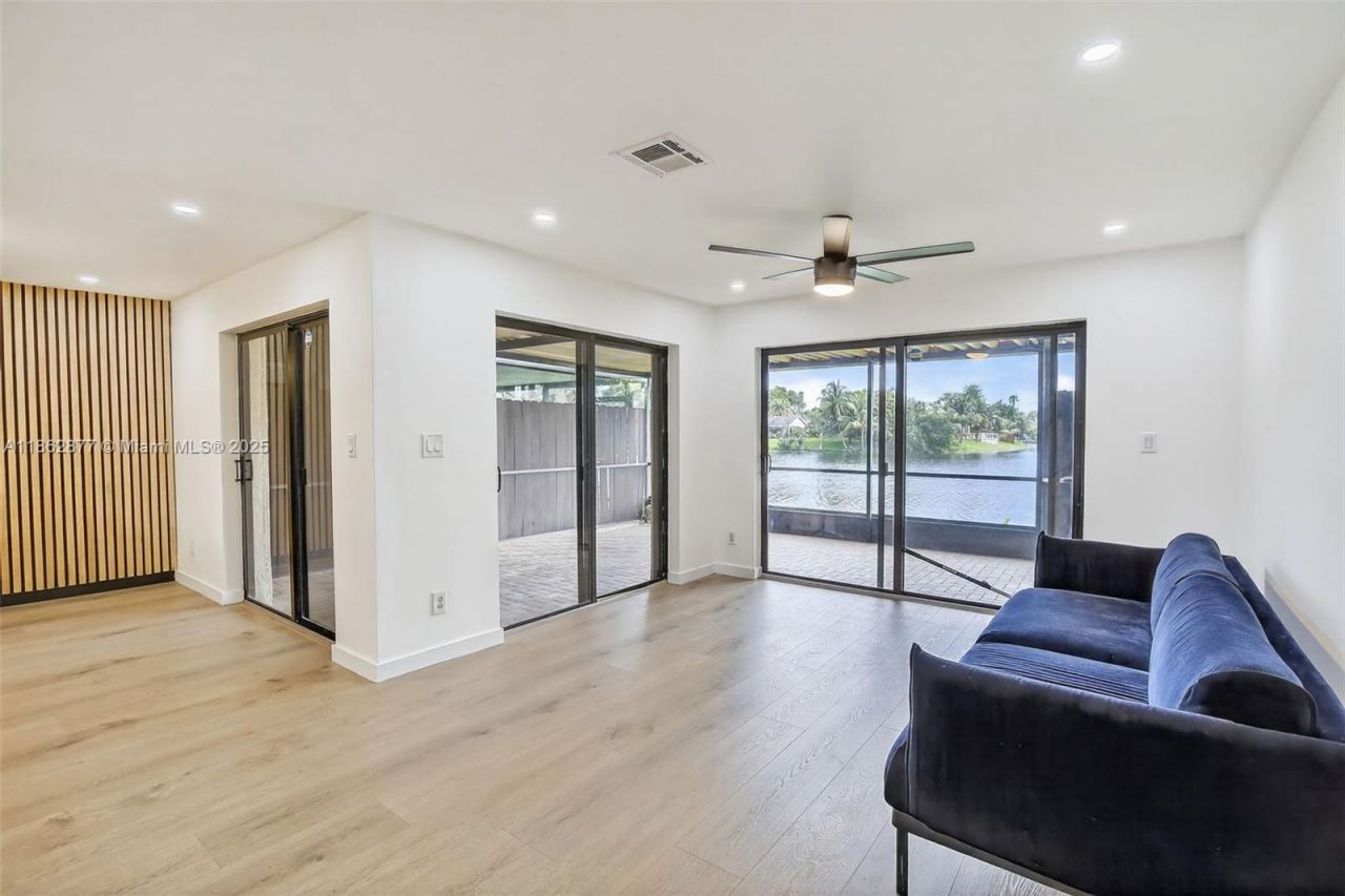 340 SW 97th Ave, Pembroke Pines, FL 33025 Photo