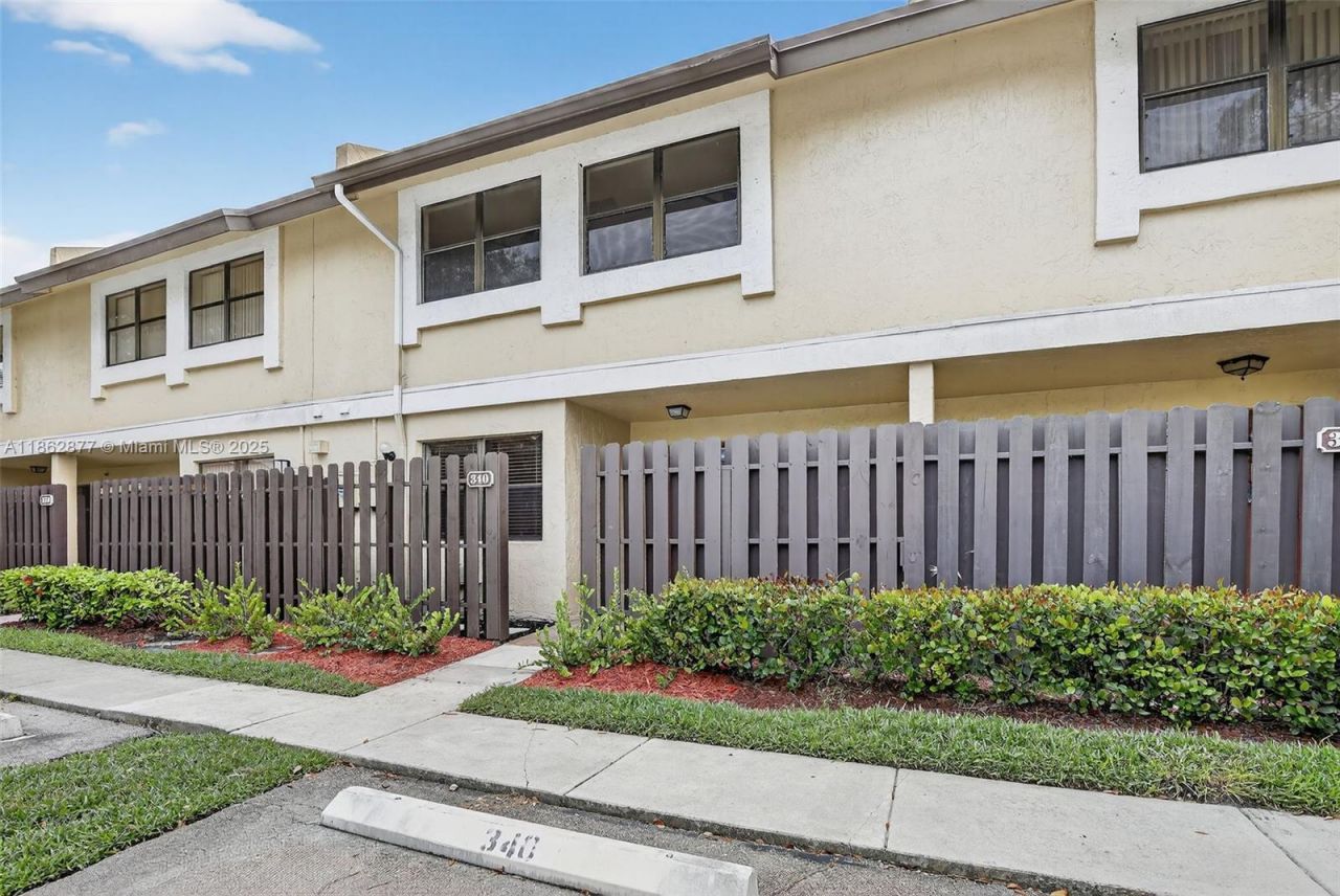 340 SW 97th Ave, Pembroke Pines, FL 33025 Photo