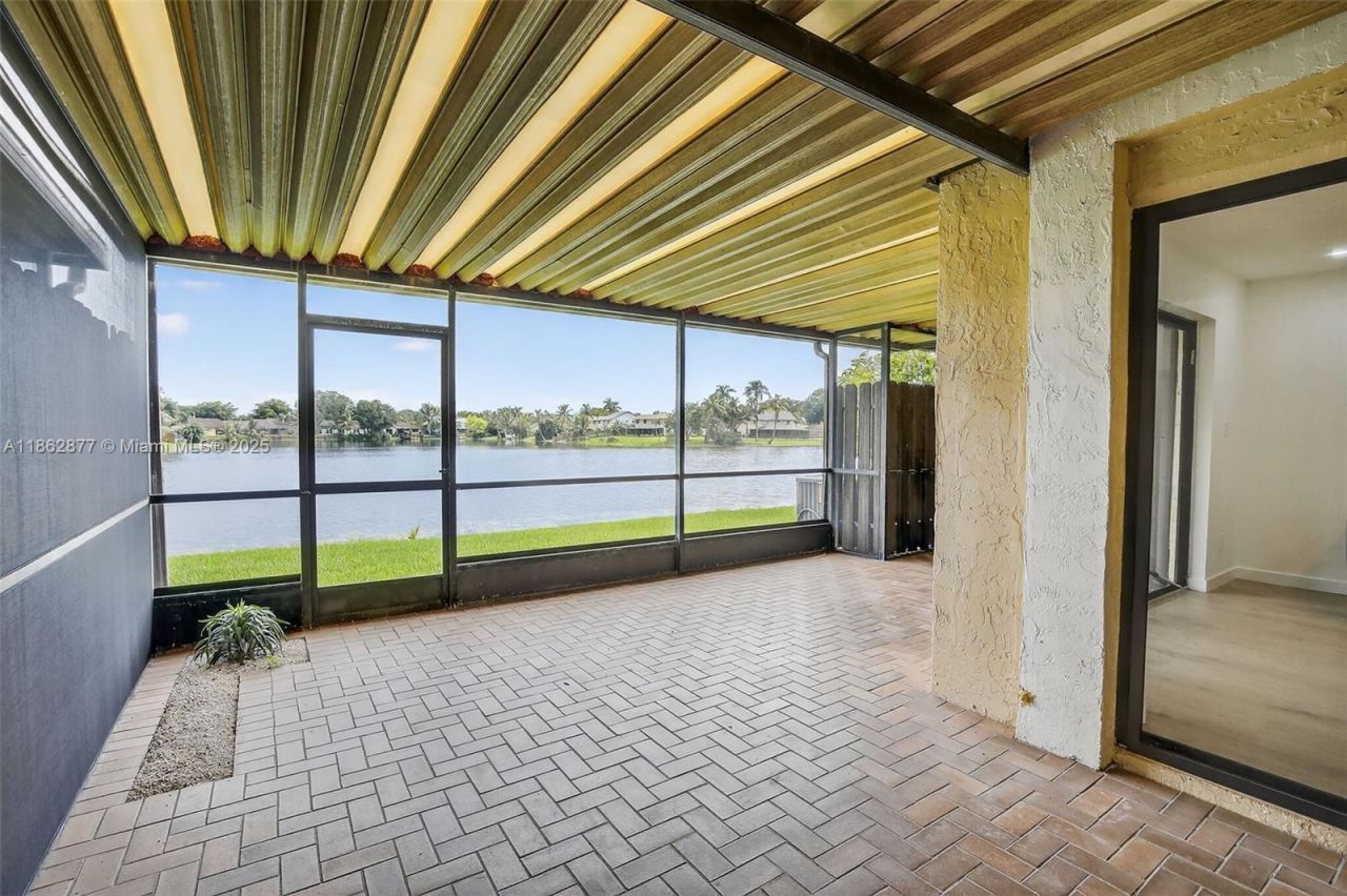 340 SW 97th Ave, Pembroke Pines, FL 33025 Photo