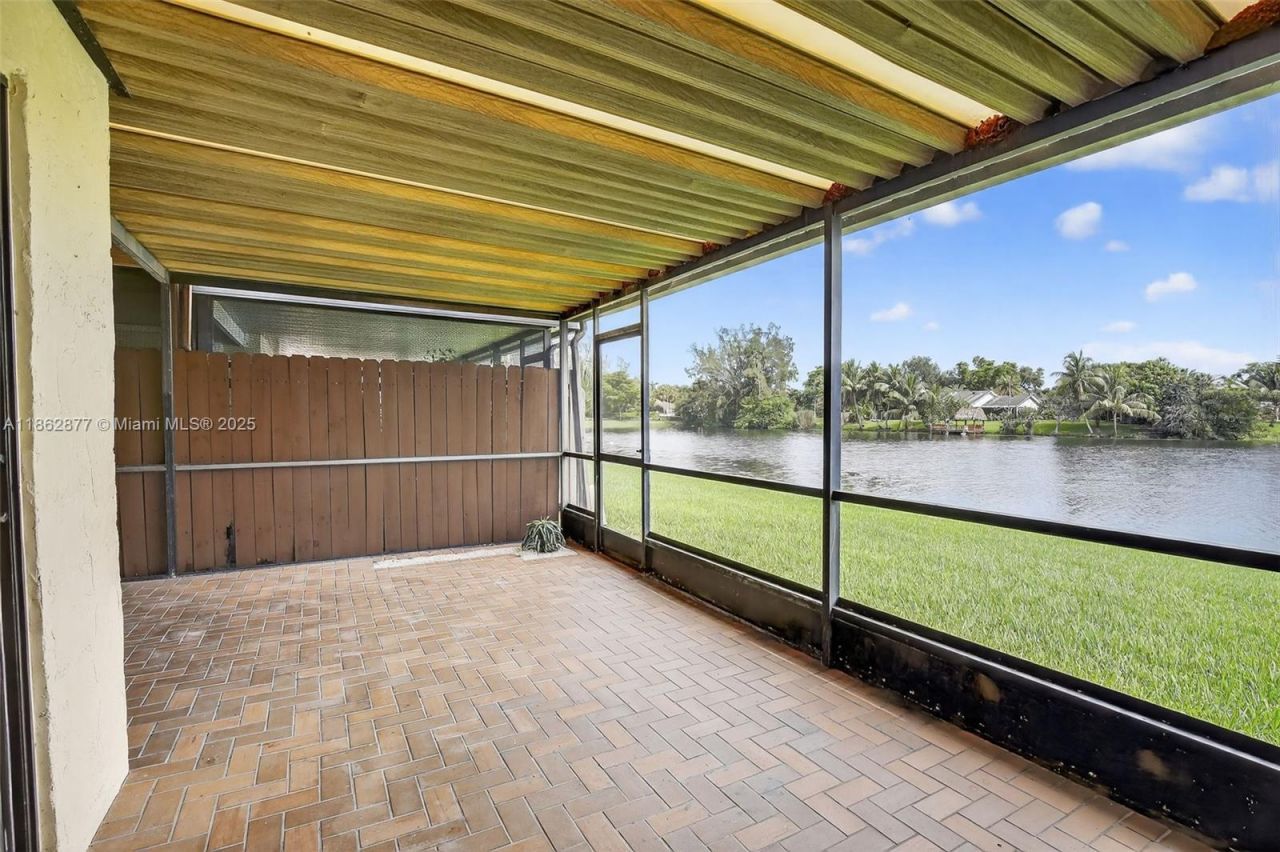 340 SW 97th Ave, Pembroke Pines, FL 33025 Photo