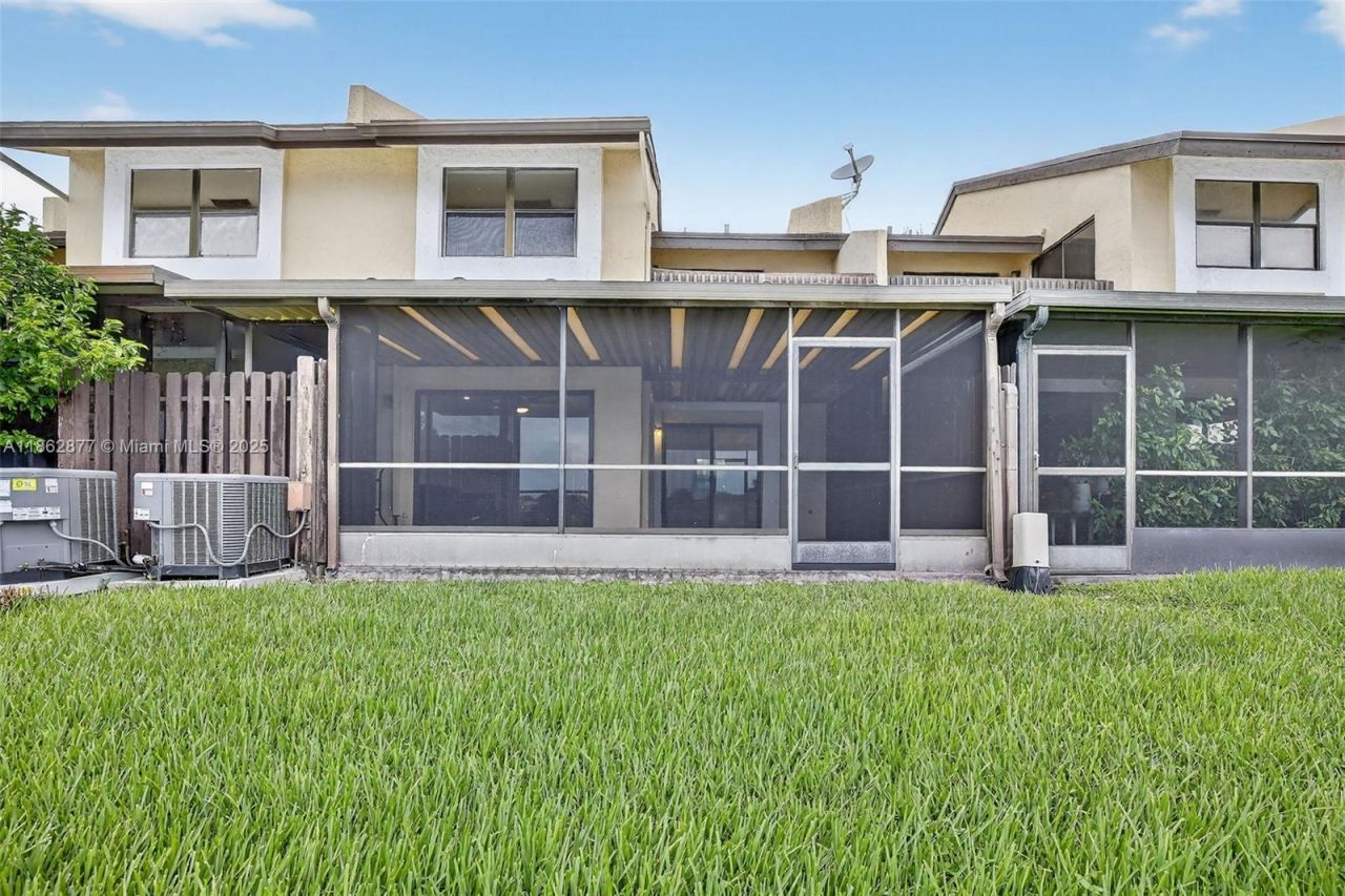 340 SW 97th Ave, Pembroke Pines, FL 33025 Photo