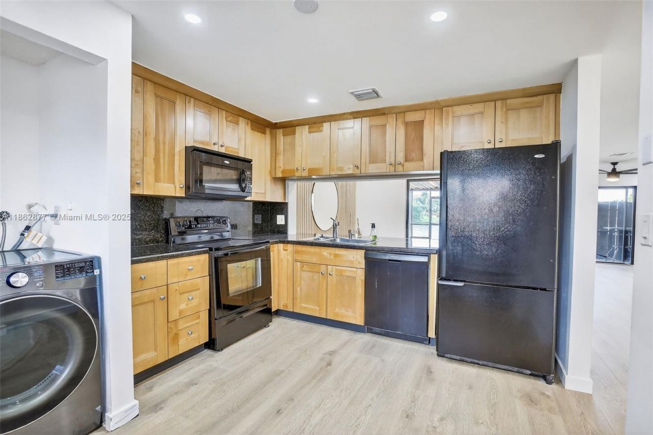 340 SW 97th Ave, Pembroke Pines, FL 33025 Photo