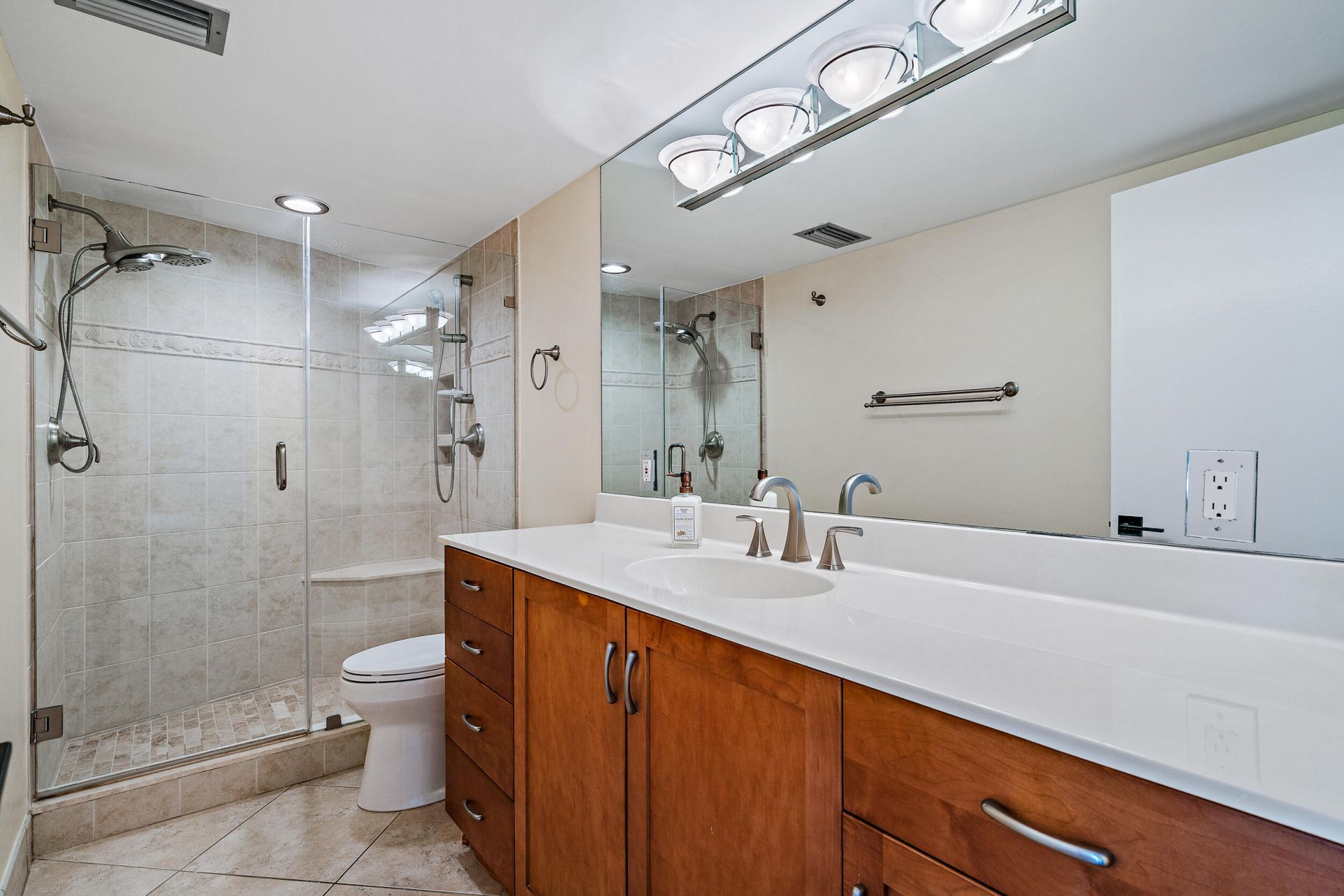 2800 N Ocean Drive, Unit A-22b, Singer Island, FL 33404 Photo