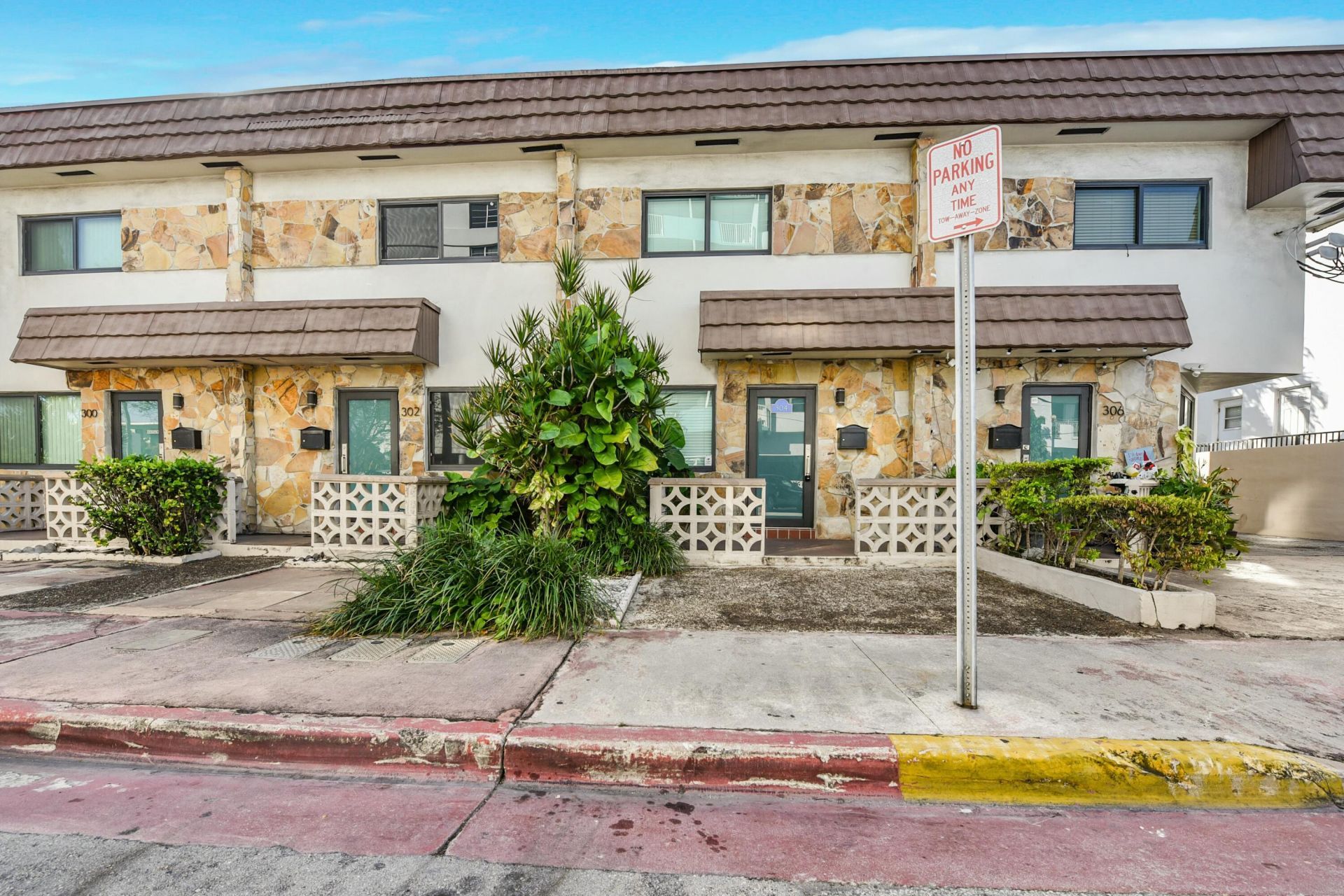 300 80th Street, Unit 300, Miami Beach, FL 33141 Photo