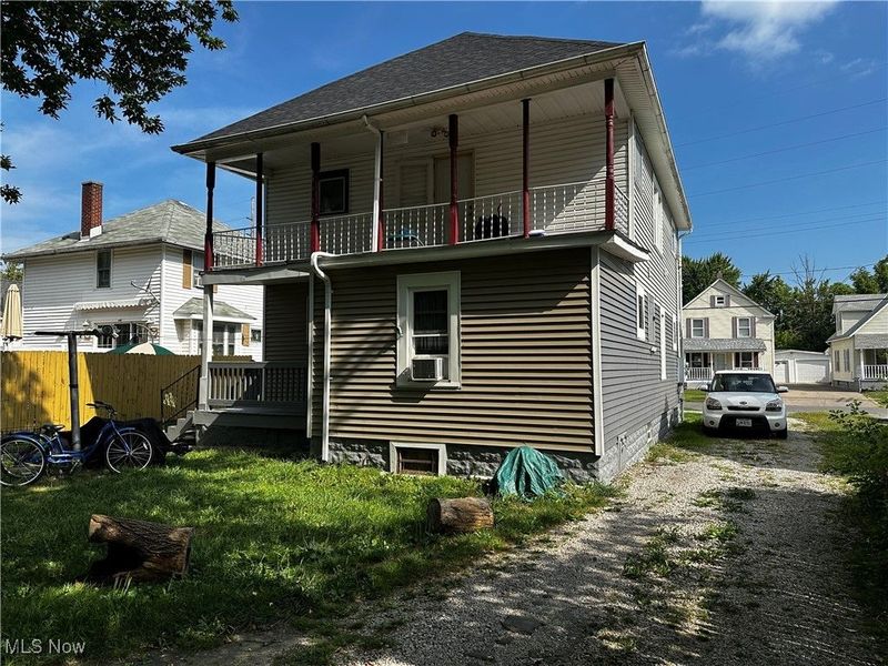 707 W 20th Street, Lorain, OH 44052 Photo 2