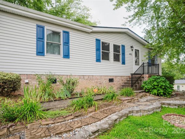 402 Deerfield Court, Hendersonville, NC 28792