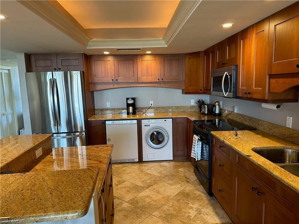 2305 Gulf Shore Blvd N, Unit 313, Naples, FL 34103 Photo