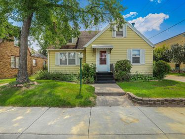 312 E Broadway, Little Falls, MN 56345