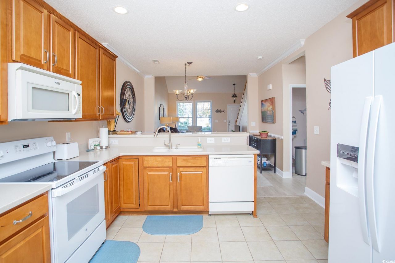 301 River Rock Ln. Photo 10