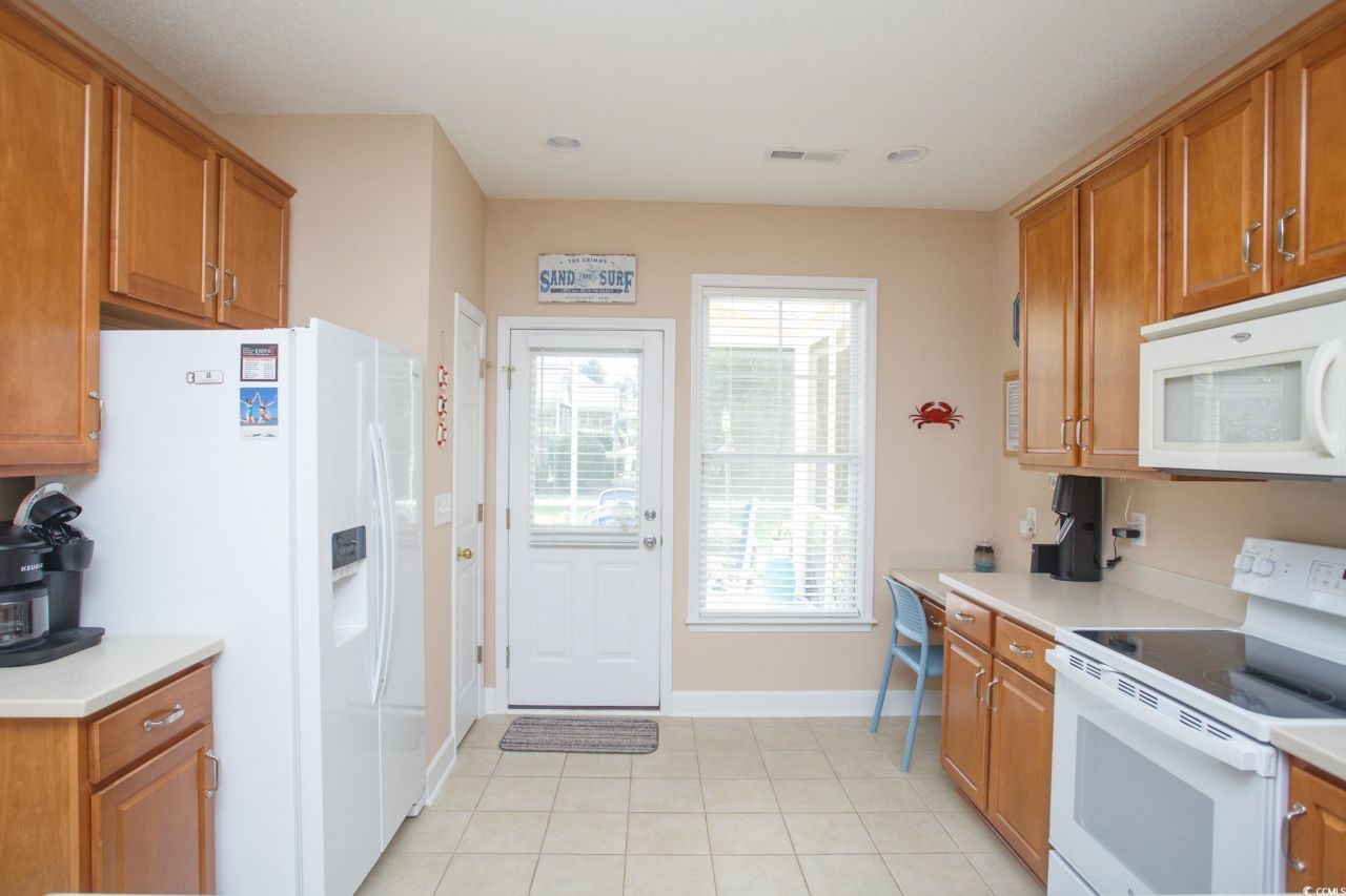 301 River Rock Ln. Photo 9