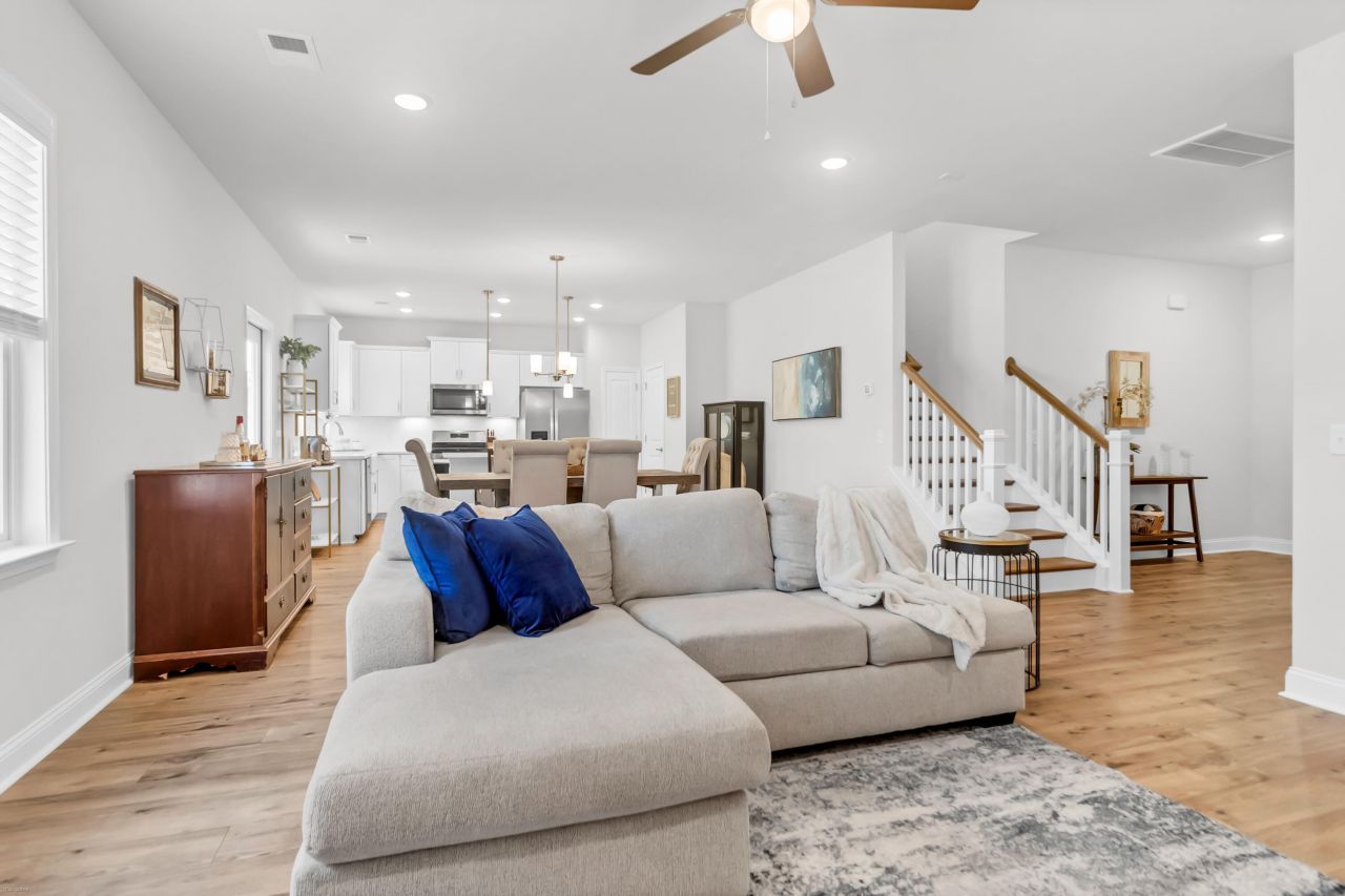 3061 Grinnell Street Photo 10