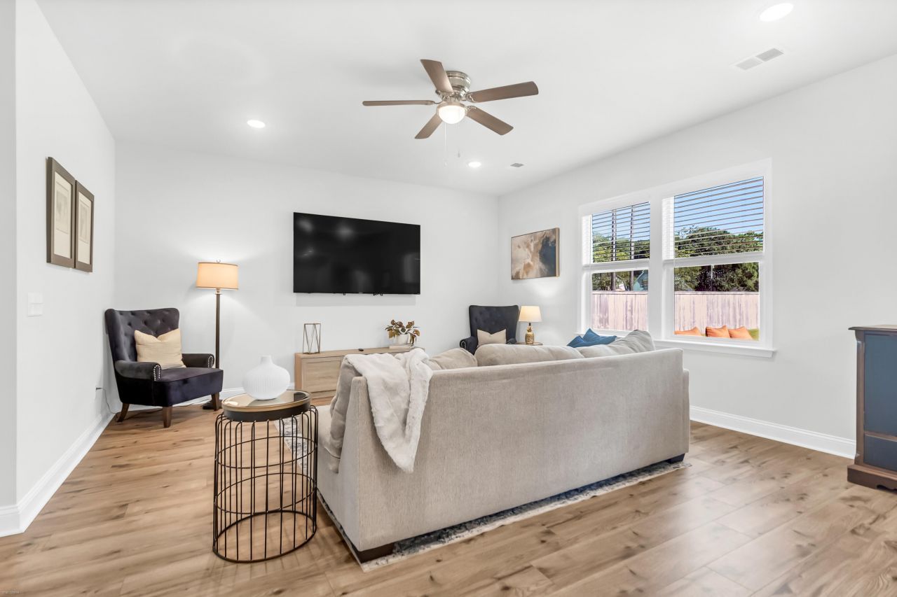 3061 Grinnell Street Photo 12