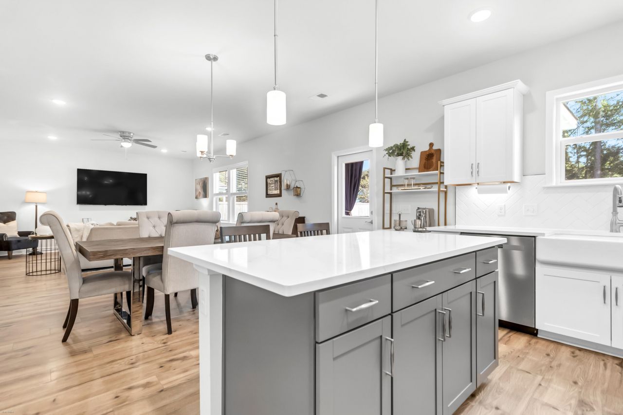 3061 Grinnell Street Photo 19