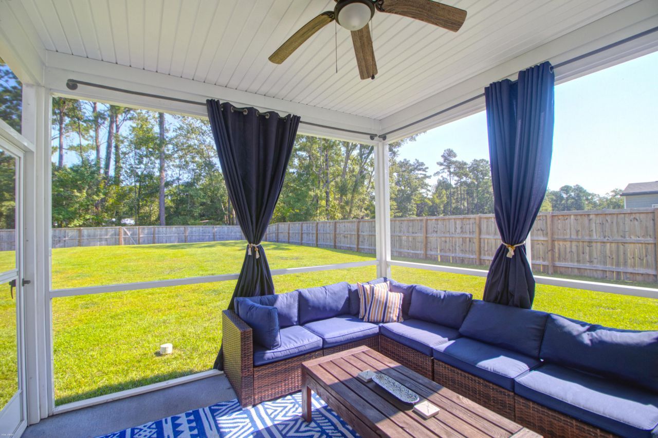 3061 Grinnell Street Photo 20