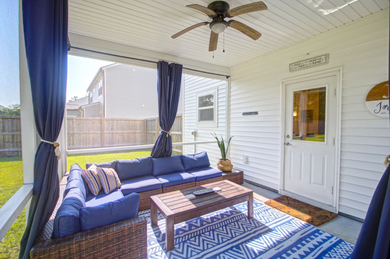 3061 Grinnell Street Photo 22