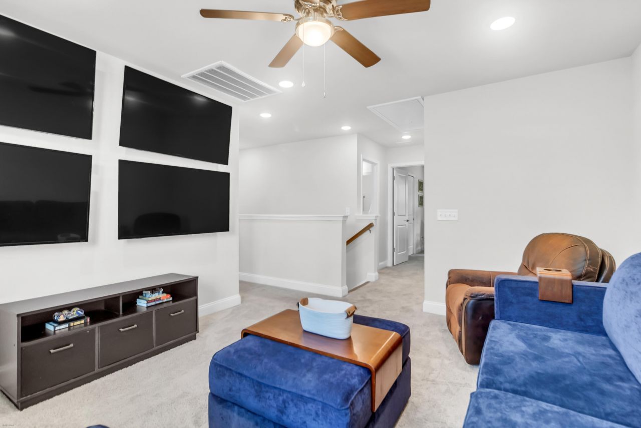 3061 Grinnell Street Photo 31