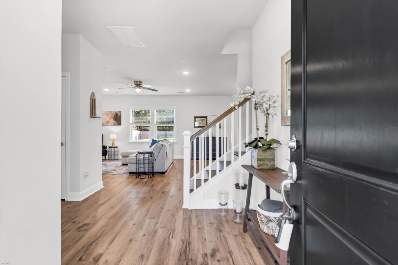 3061 Grinnell Street Photo 4