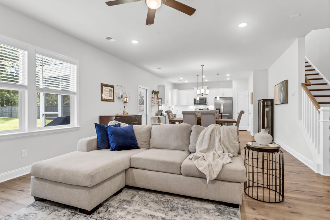 3061 Grinnell Street Photo 9