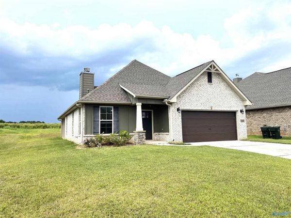 146 Elledge Farm Drive, Hazel Green, AL 35750