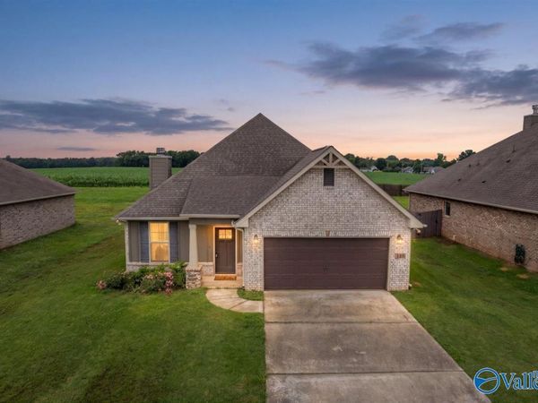 146 Elledge Farm Drive, Hazel Green, AL 35750