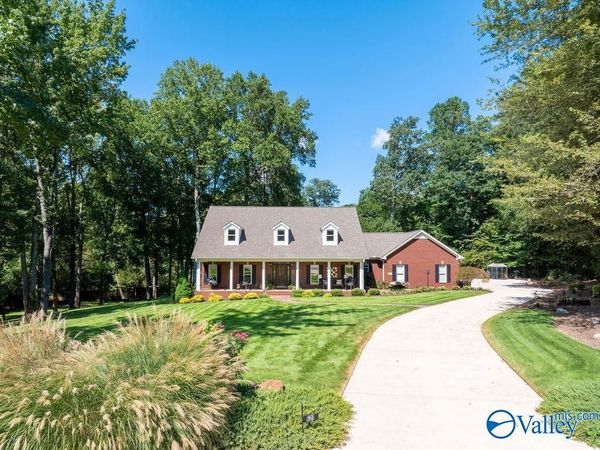 121 Southern Oaks Drive, Huntsville, AL 35811