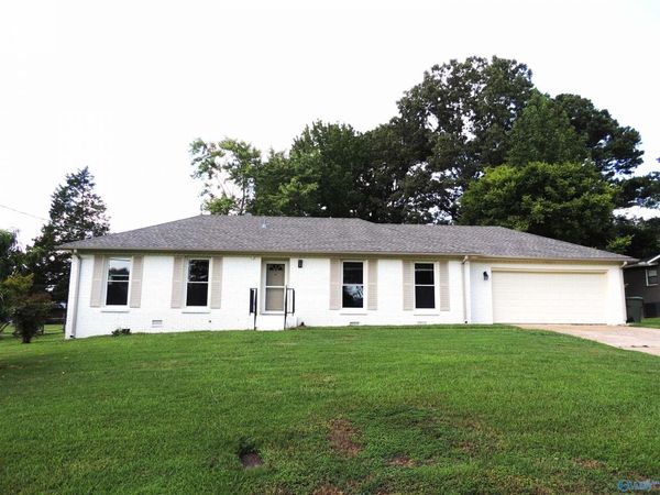 2011 Weatherly Rd, Huntsville, AL 35803