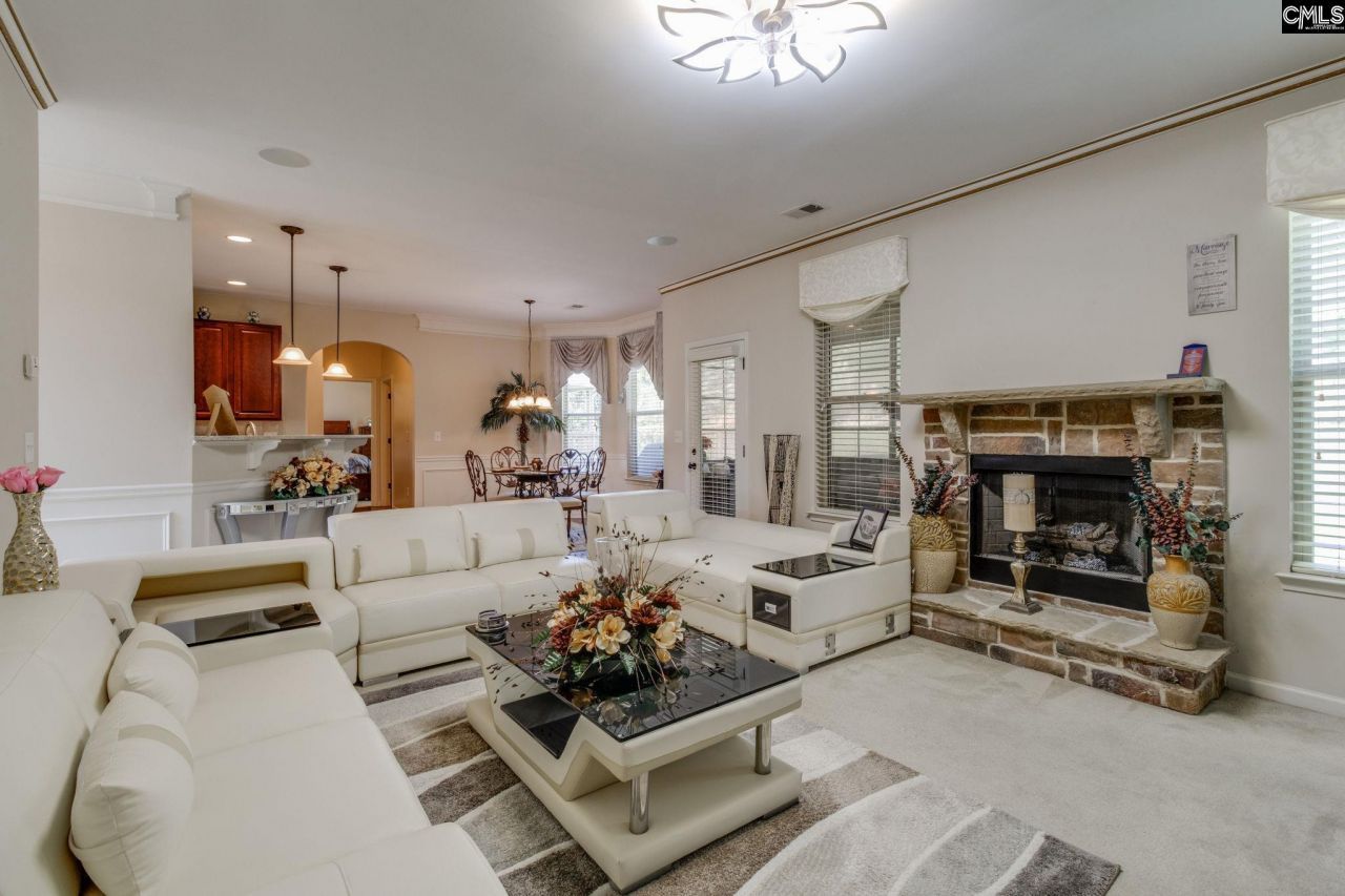 631 Twisted Oak Court Photo 12