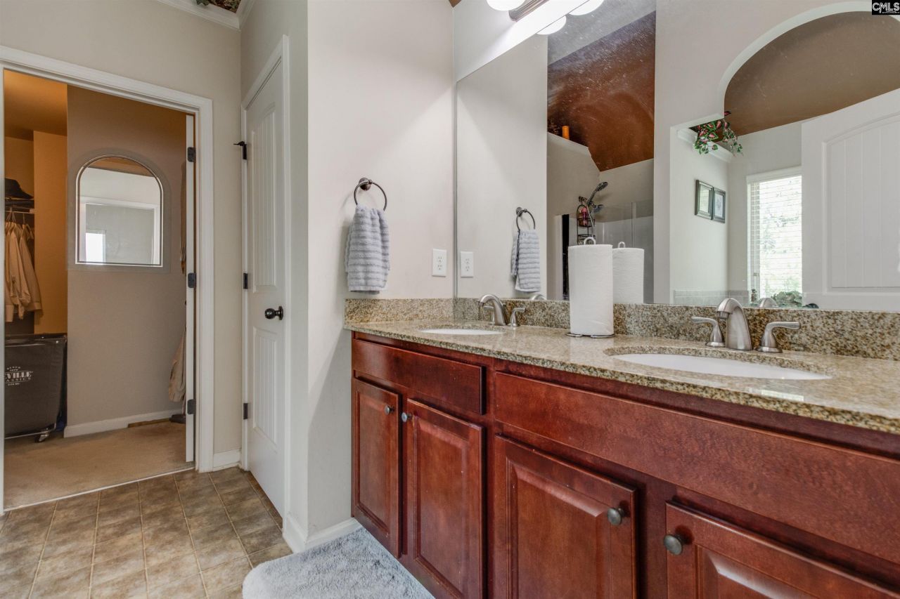 631 Twisted Oak Court Photo 21