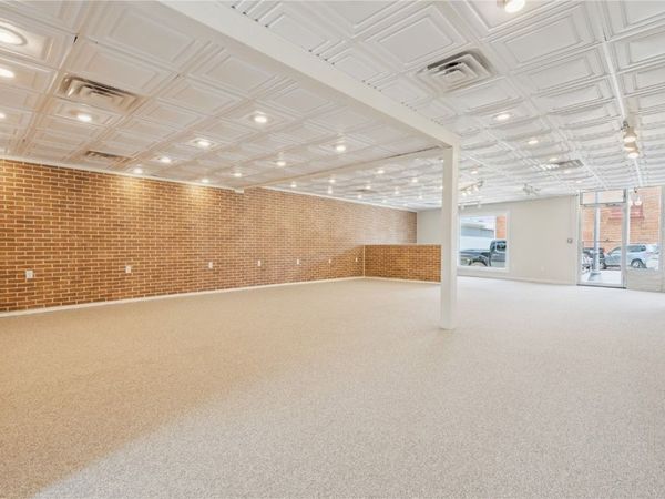 315 A Avenue, Vinton, IA 52349