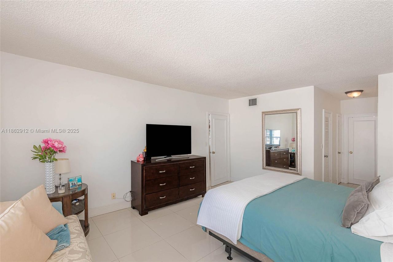 3725 S Ocean Dr, Unit 1221, Hollywood, FL 33019 Photo