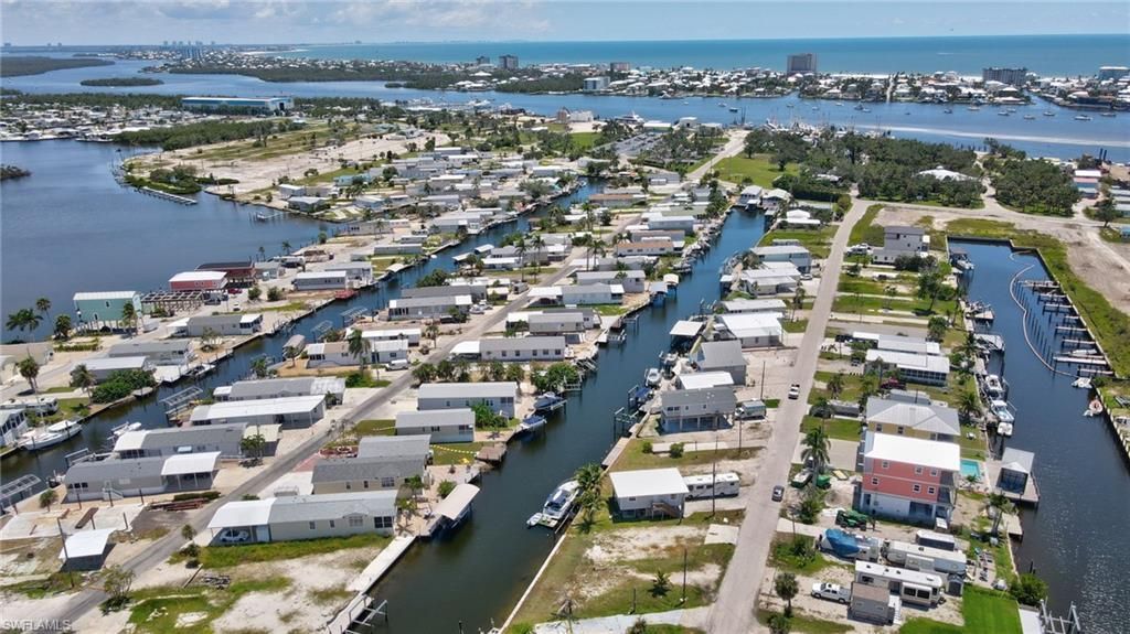 856 Oak St, Fort Myers Beach, FL 33931 Photo