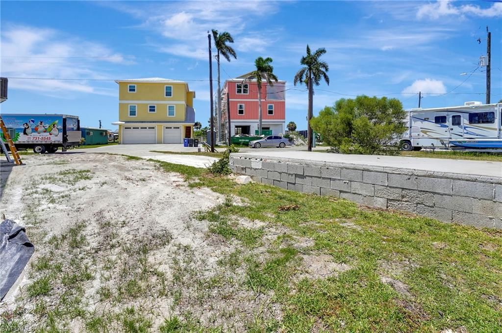 856 Oak St, Fort Myers Beach, FL 33931 Photo