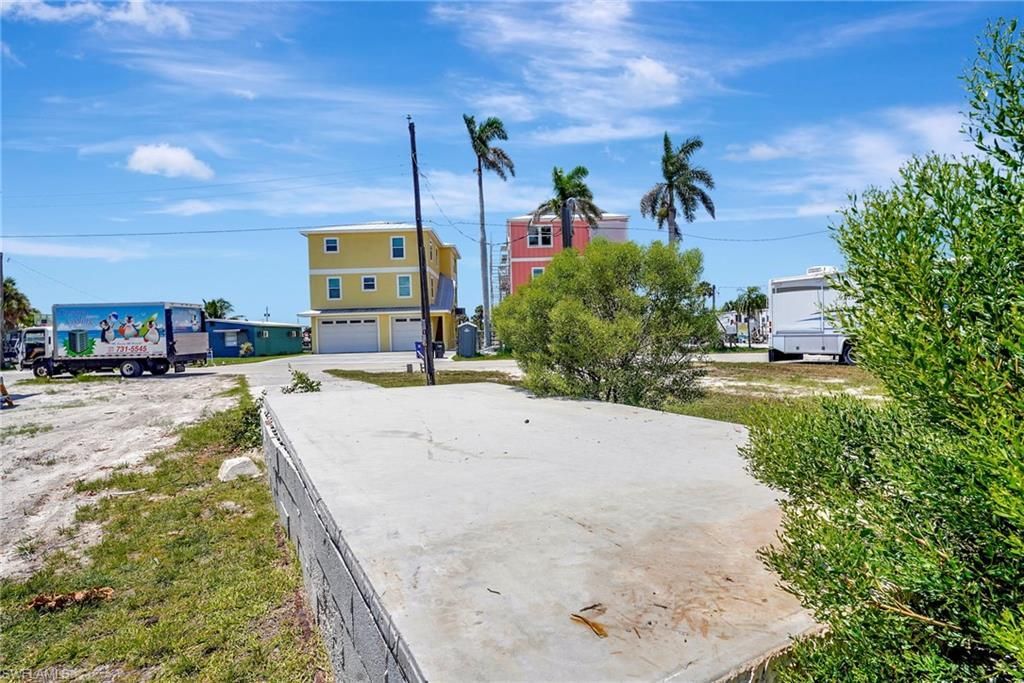 856 Oak St, Fort Myers Beach, FL 33931 Photo