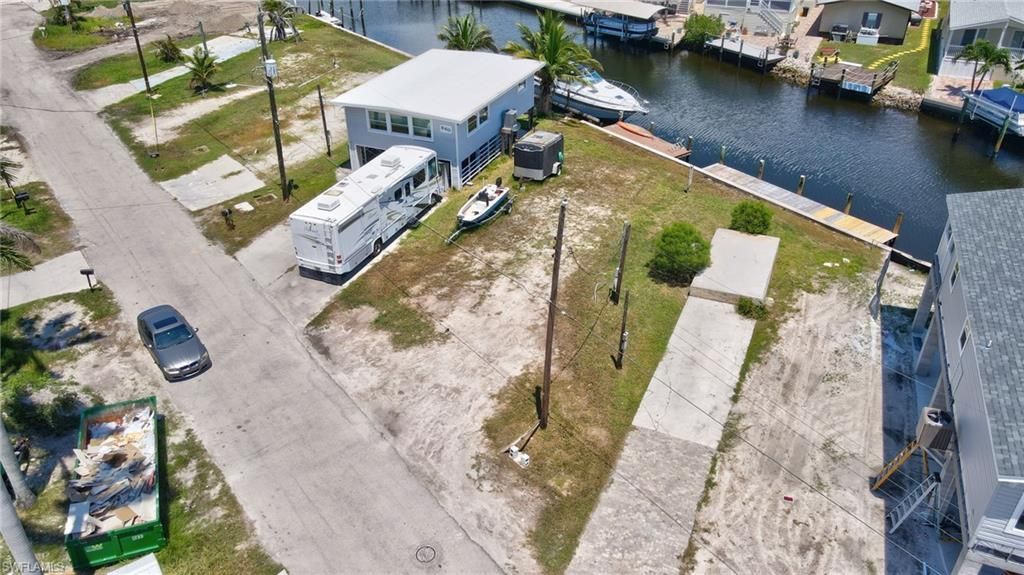 856 Oak St, Fort Myers Beach, FL 33931 Photo