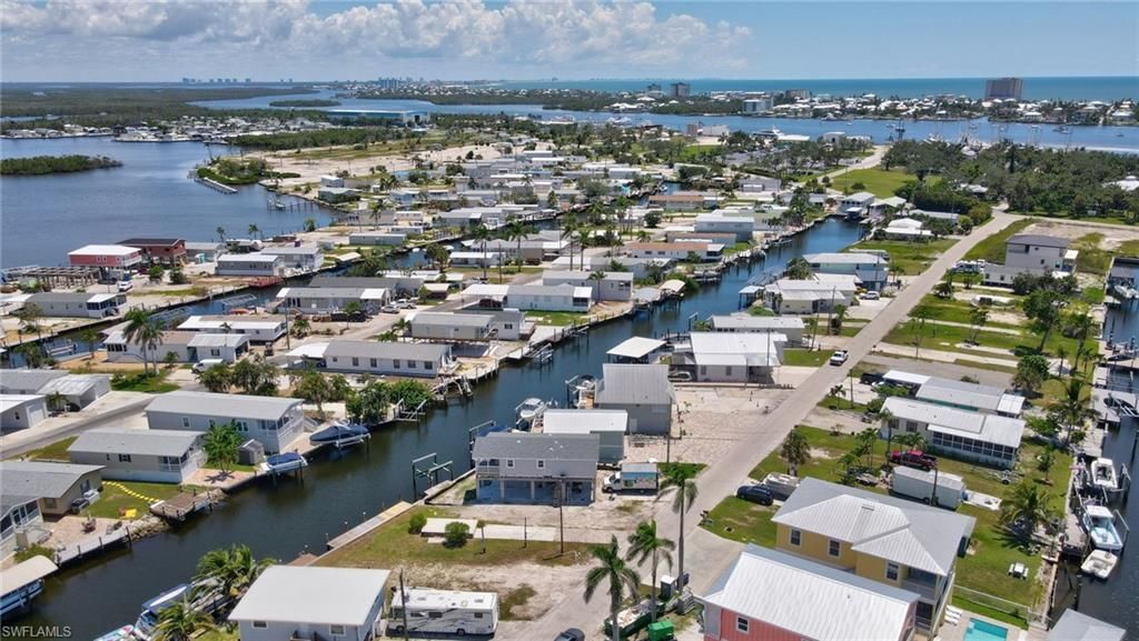 856 Oak St, Fort Myers Beach, FL 33931 Photo