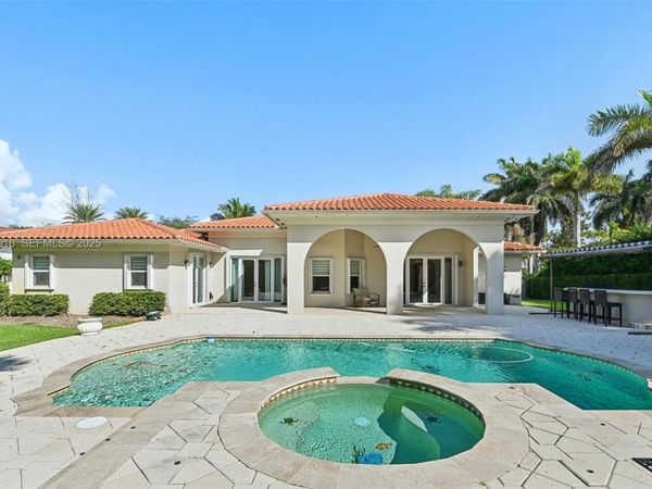 8100 SW 179th St, Palmetto Bay, FL 33157