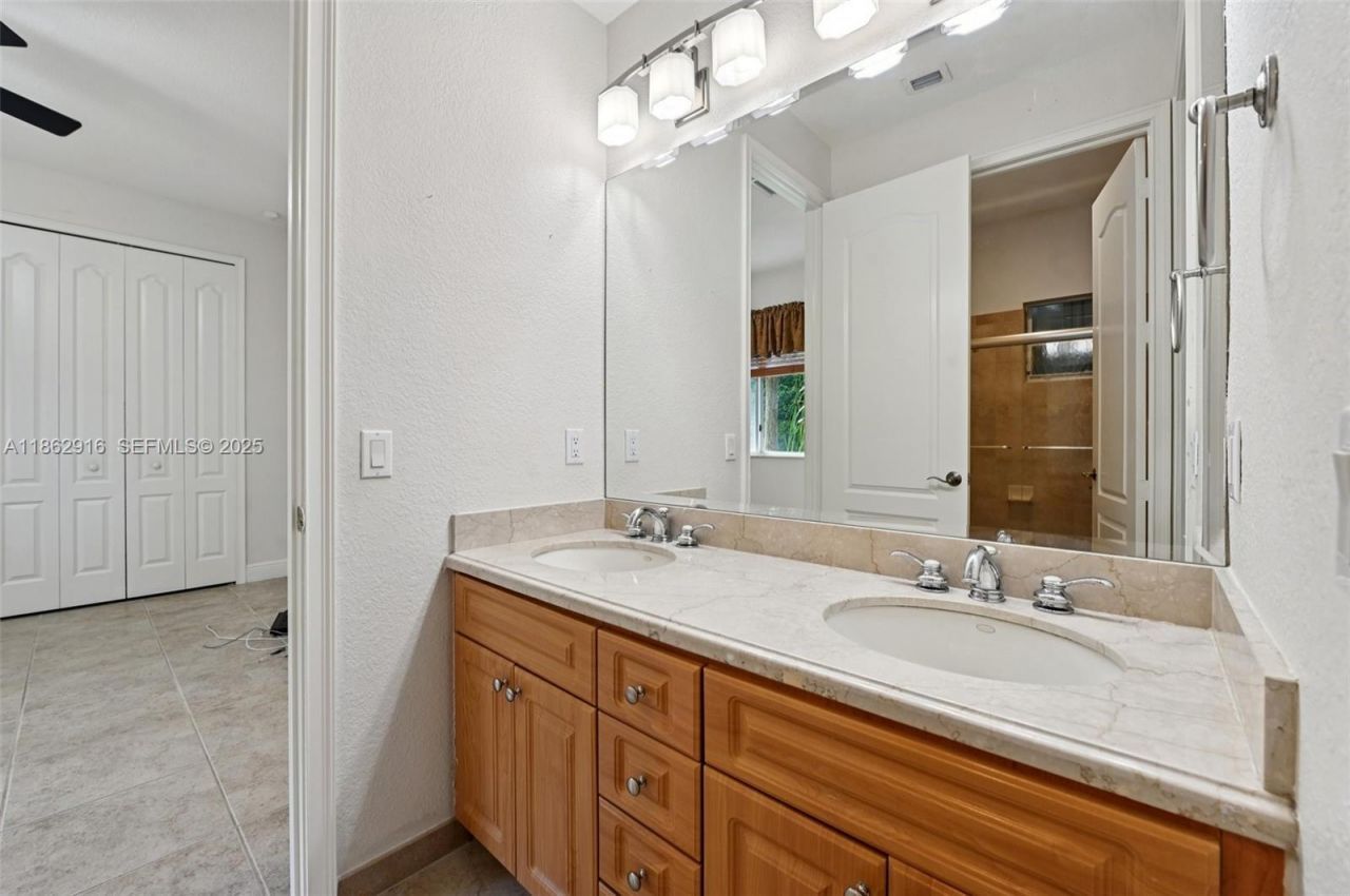 8100 SW 179th St, Palmetto Bay, FL 33157 Photo