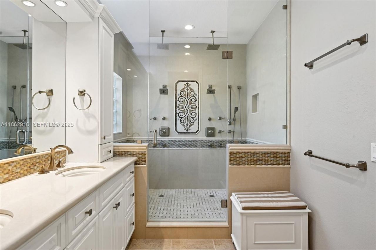 8100 SW 179th St, Palmetto Bay, FL 33157 Photo