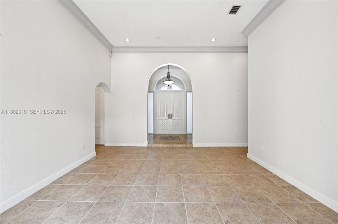 8100 SW 179th St, Palmetto Bay, FL 33157 Photo