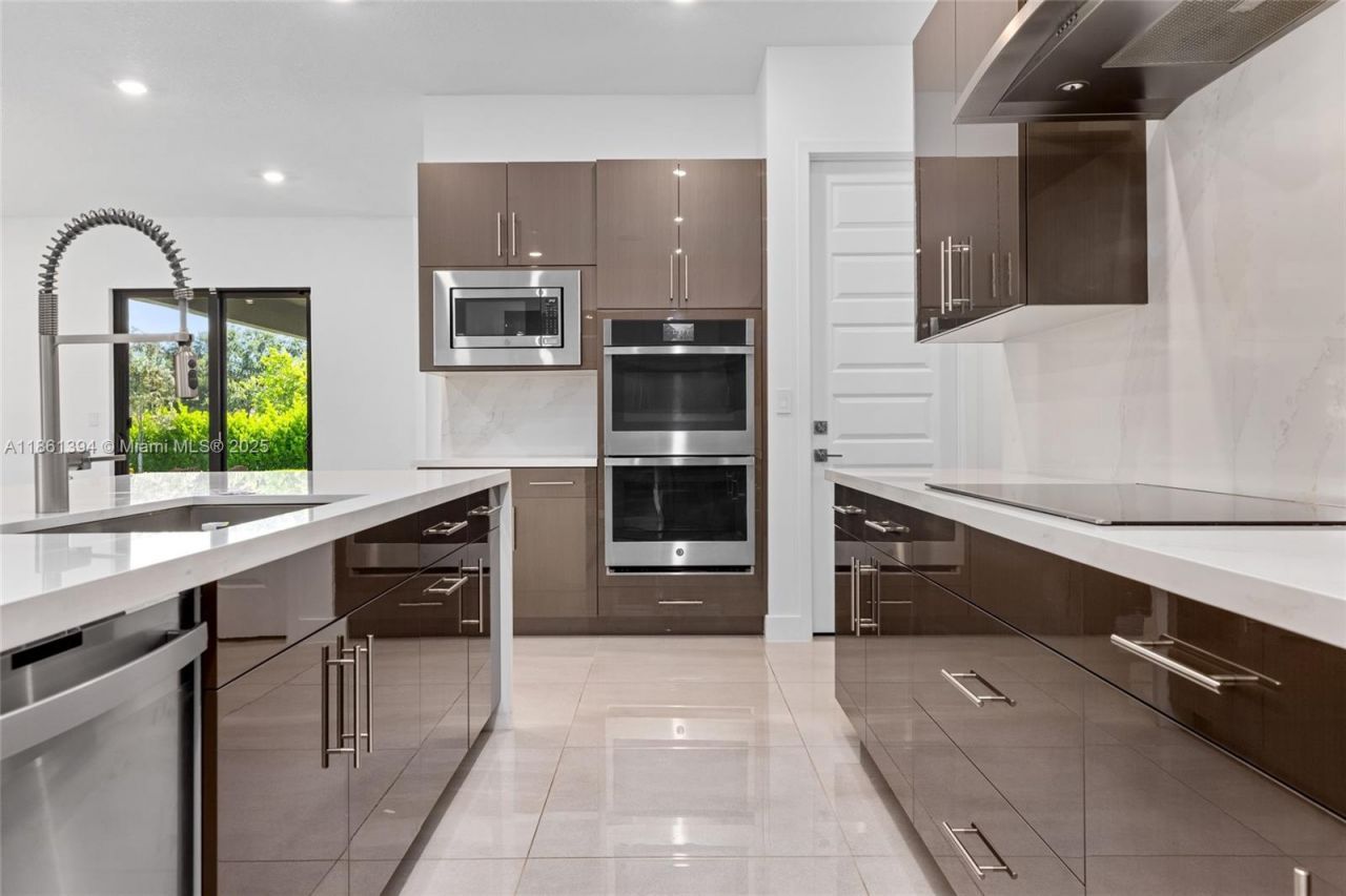 11125 N Sierra Ranch Dr, Davie, FL 33324 Photo