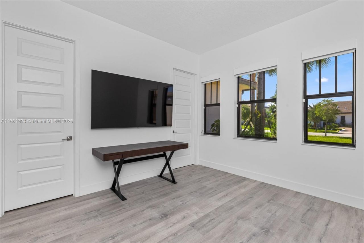 11125 N Sierra Ranch Dr, Davie, FL 33324 Photo