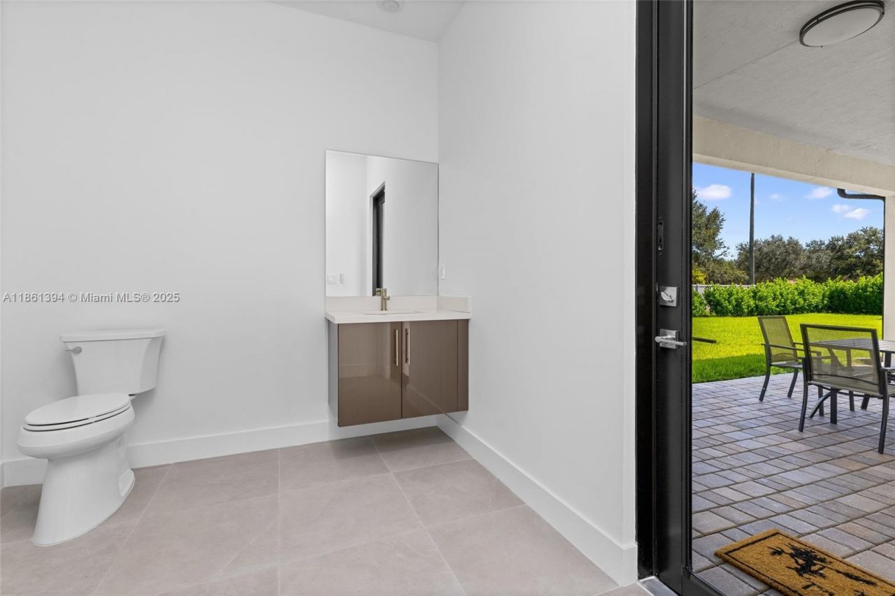 11125 N Sierra Ranch Dr, Davie, FL 33324 Photo