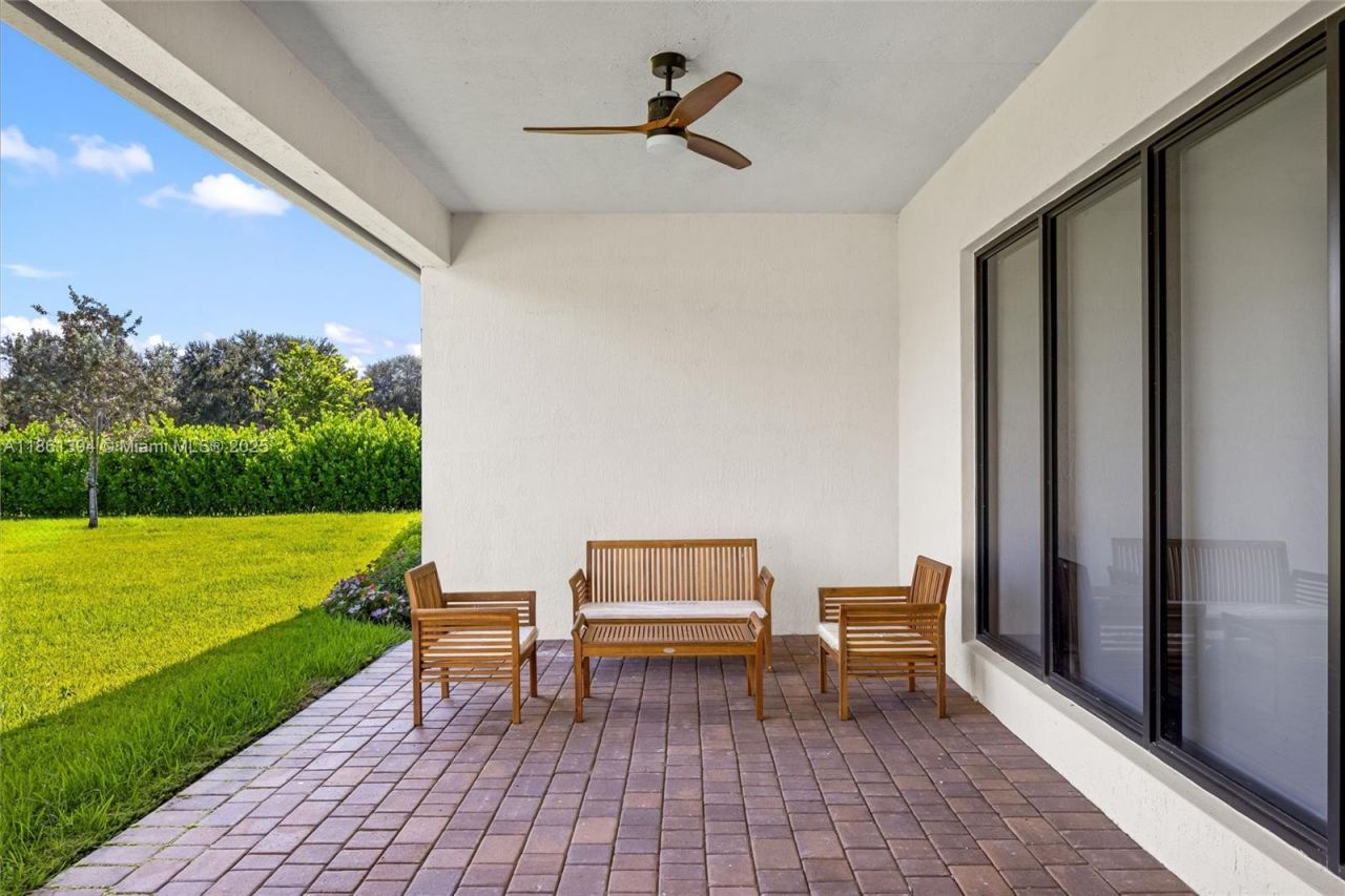 11125 N Sierra Ranch Dr, Davie, FL 33324 Photo