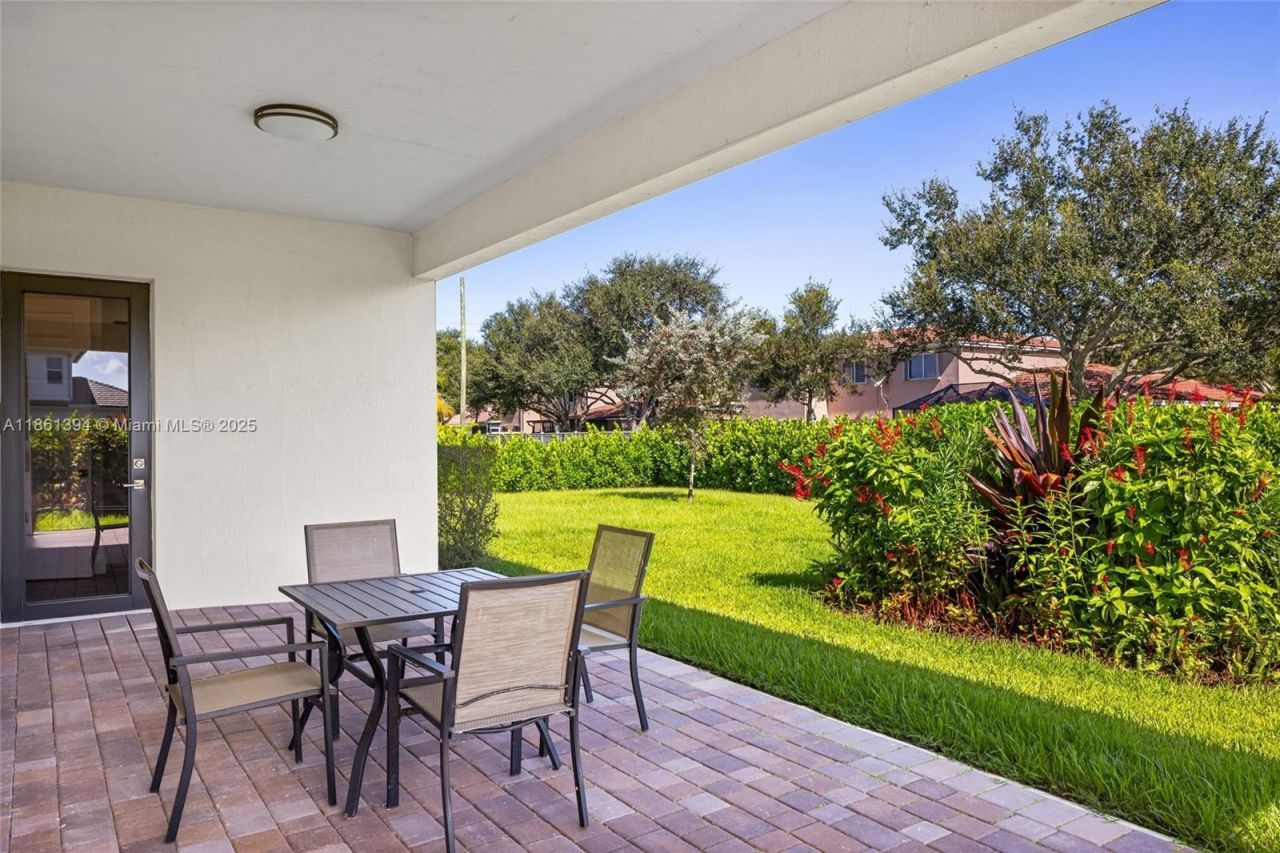 11125 N Sierra Ranch Dr, Davie, FL 33324 Photo