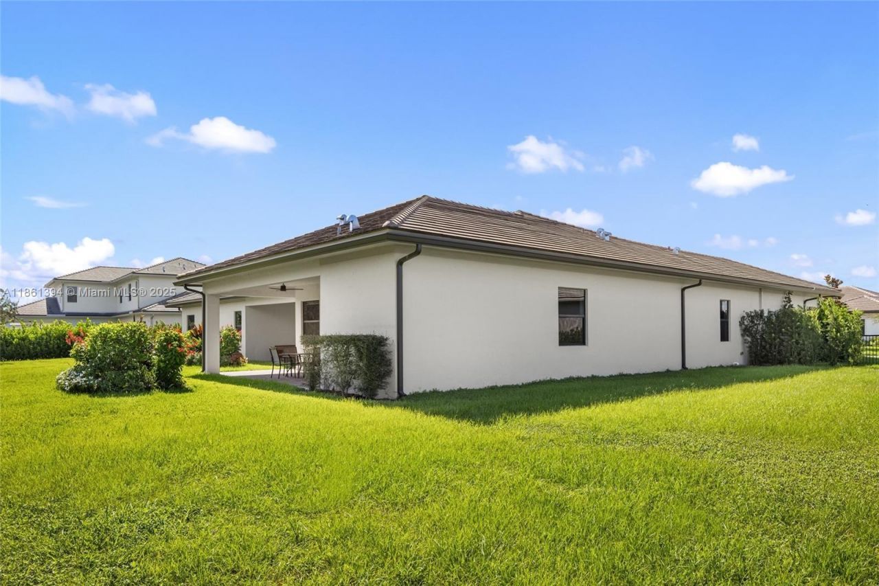 11125 N Sierra Ranch Dr, Davie, FL 33324 Photo